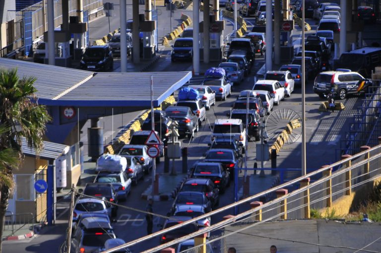 بعد مليلية .. هل سيؤمن المغرب عودة المغاربة العالقين بسبتة المحتلة؟