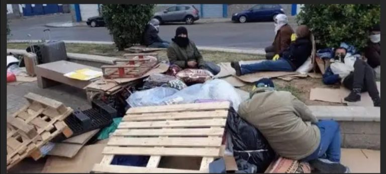 المغاربة العالقين انعدام الامكانيات المادية وتدهور الاوضاع الصحية والنفسية