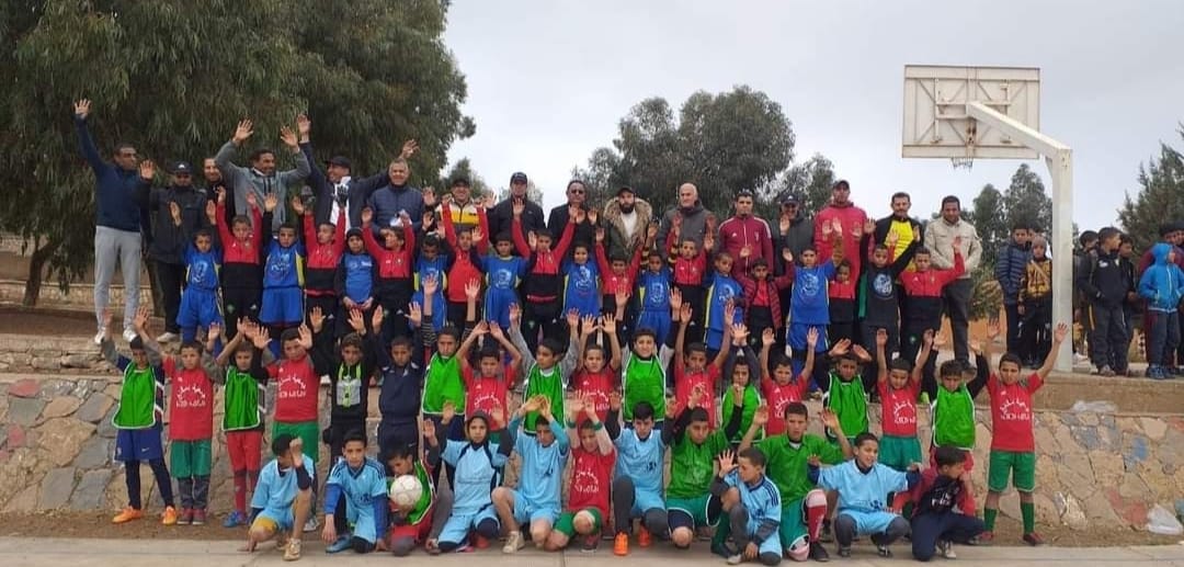 نظم الفرع الإقليمي للجامعة الملكية المغربية للرياضة المدرسية و بتنسيق مع المديرية     التعليم الأولي والرياضة بأزيلال البطولة الإقليمية ا للتعليم الأولي الخاصة بكرة القدم
