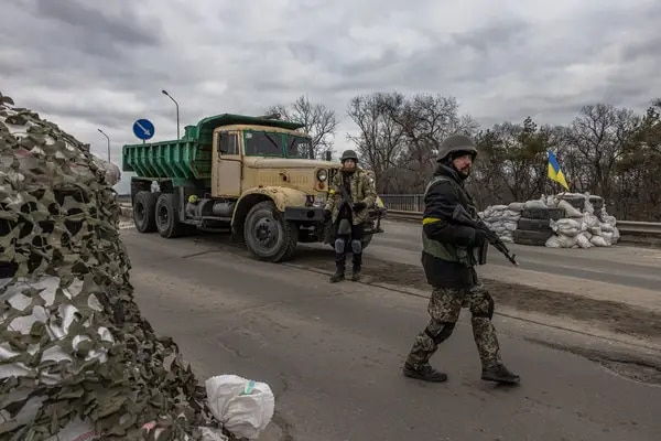 الحرب الأوكرانية الروسية ، بوتين يهدد الدولة الأوكرانية بينما تحاصر القوات الروسية كييف