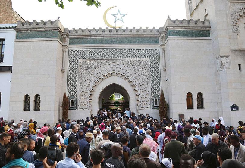 فرنسا تحاول محو الذاكرة التاريخية و البصمة المغربية عن مئوية مسجد باريس لصالح الجزائر