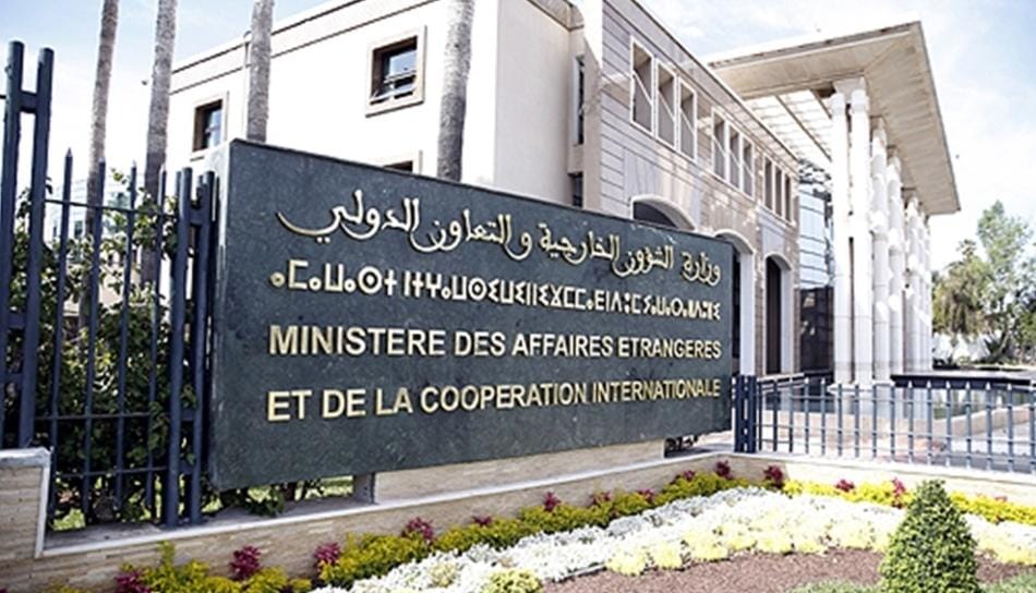 وزارة الشؤون الخارجية تُحدث خلية للتتبع وتضع أرقاما هاتفية رهن إشارة الجالية المغربية