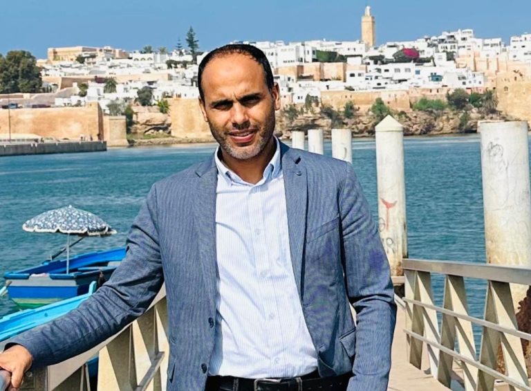 أحزاب فاسدة ونخب سياسية تافهة ونقابات متواطئة وأجيال ضائعة