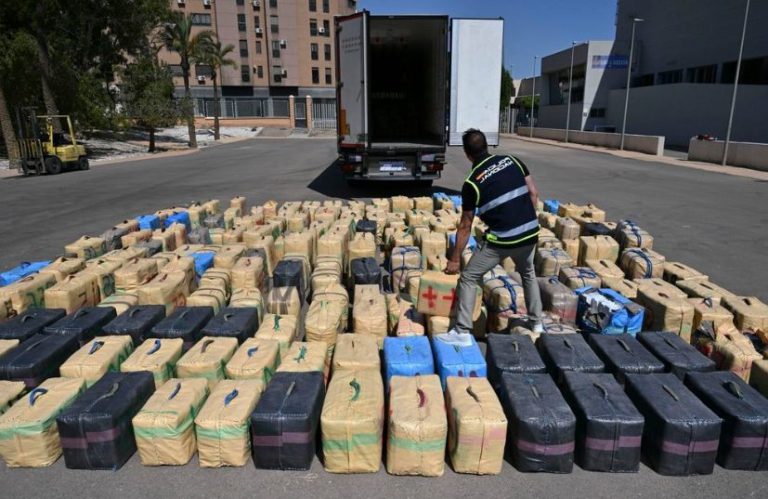 تنسيق أمني مغربي–إسباني يُسقط شبكة لتهريب المهاجرين نحو سواحل غرناطة