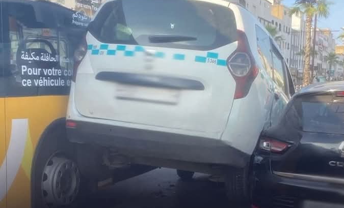 🚨 “طاكسي بغى يطير فكازا… ومشهد صادم يحبس الأنفاس فالبرنوصي!”